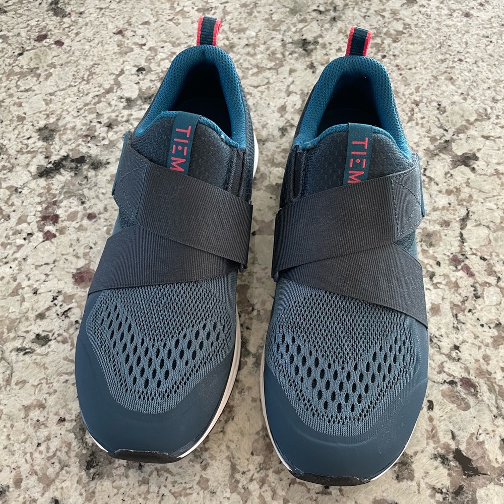 TIEM Cycling Shoes - Size 7